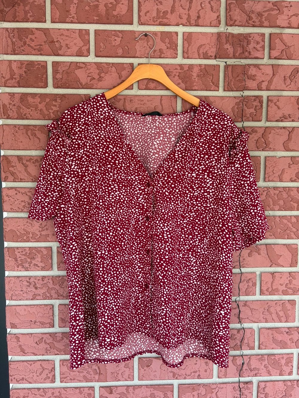 SHEIN Burgundy Short Sleeve V-Neck Dot Print Blouse